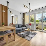 Powisle Business - Balcony, Workspace - By Rentujemy Warschau